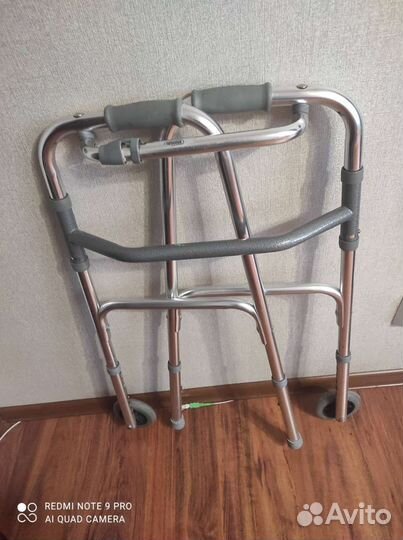 Ходунки для взрослых на колесах