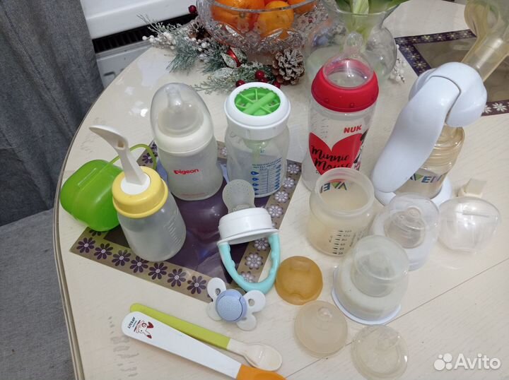 Бутылочки, молокоотсос avent, ложки