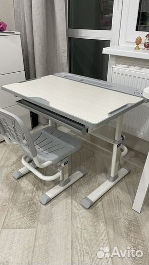 Детский письменный стол