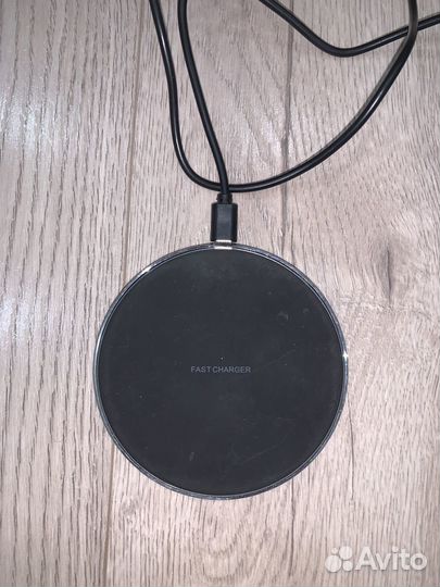 Беспроводная зарядка для iPhone и Android