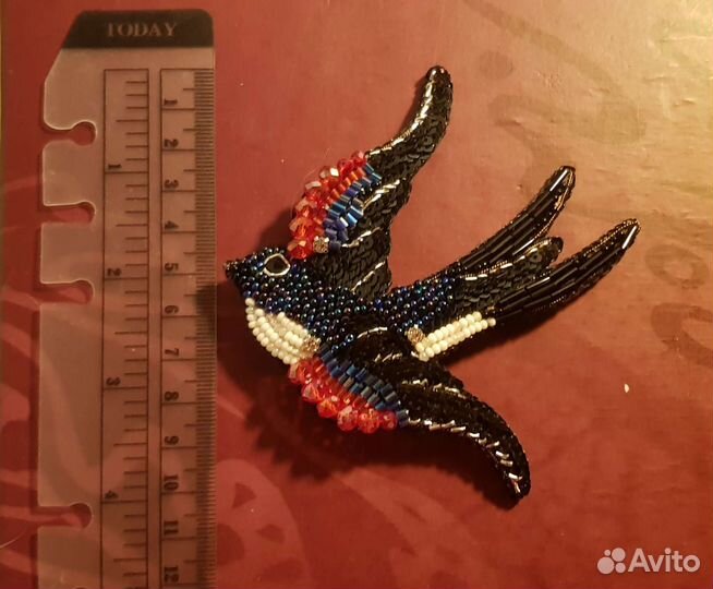 Брошь из бисера