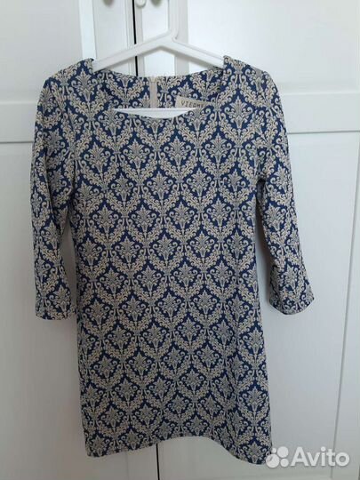 Офисное платье в стиле Шанель