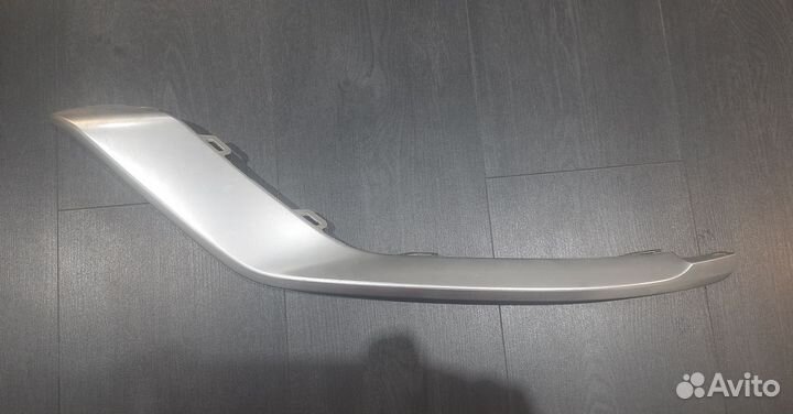 Молдинг бампера Passat B8