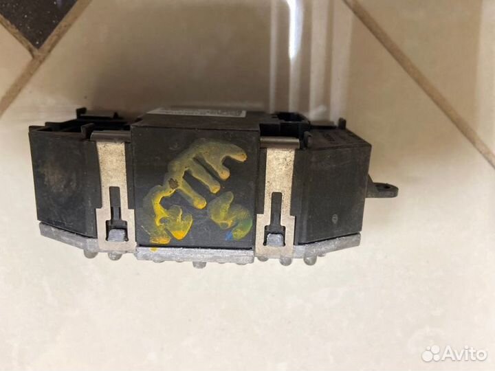 Резистор печки Volkswagen Jetta 1K5 BSE 2007