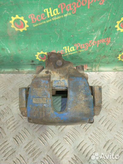 Суппорт передний правый Mazda 3 BL 1.6 2010