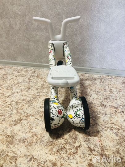 Беговел chillafish bunzi