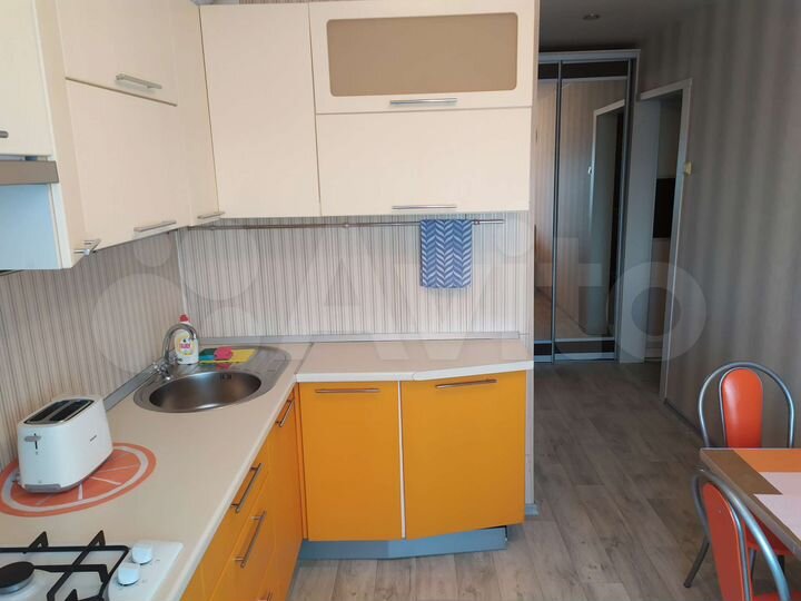 2-к. квартира, 56 м², 4/10 эт.