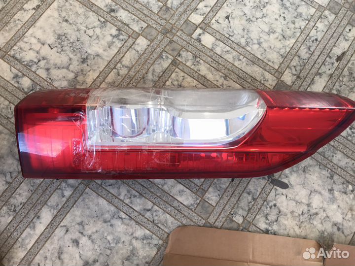 Задний фонарь