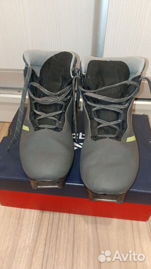 Лыжные ботинки р 36 креплени nnn