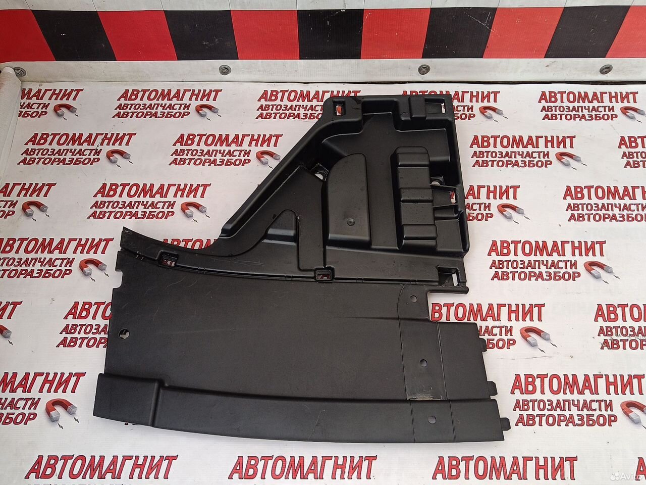 Накладка моторного отсека левая Voyah Free