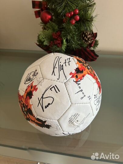 Футбольный мяч с автографами цска