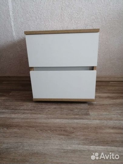 Тумба прикроватная