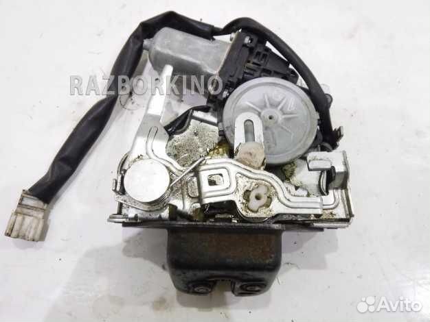 Замок двери багажника