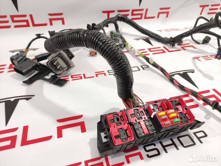 Реле блока предохранителей Tesla Model S 2015