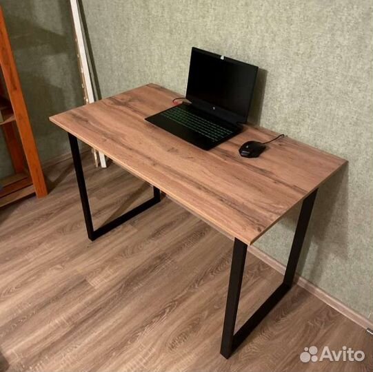 Компьютерный стол новый