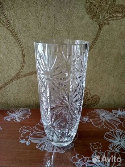 Хрустальная ваза