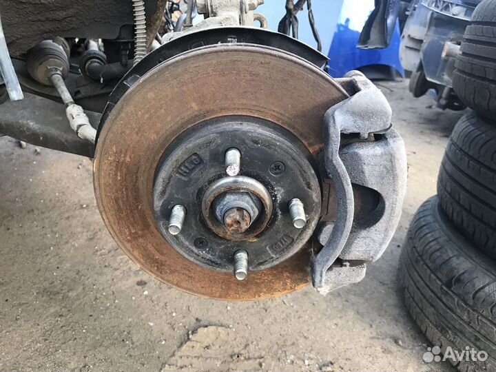 Хендай Солярис хэтчбек передние кулаки подвески