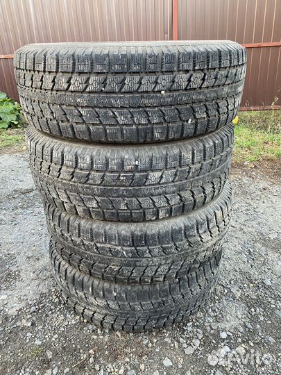 Toyo Observe GSi-5 235/65 R17