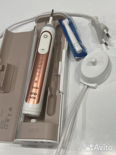 Электрическая зубная щетка oral b genius 9000