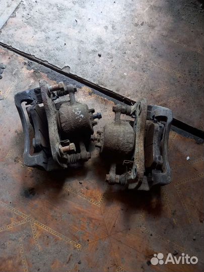 Hyundai solaris суппорт тормозной передний