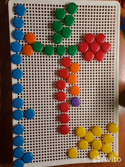 Ящик с детскими игрушками