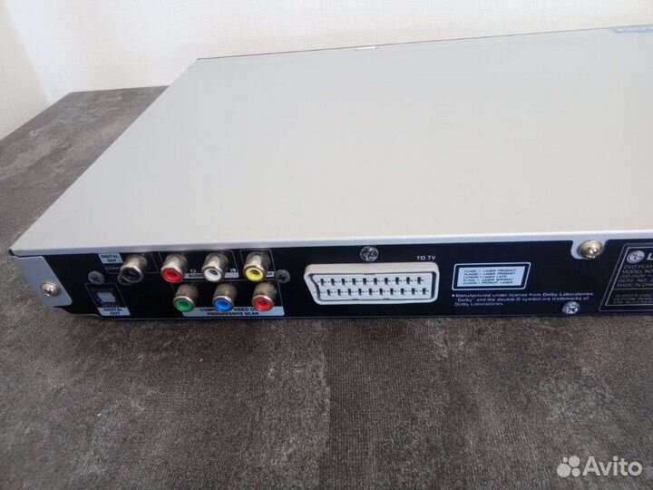 Видеомагнитофон + фильмы и песни-караоке