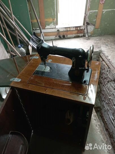 Швейная машина Подольск ножная