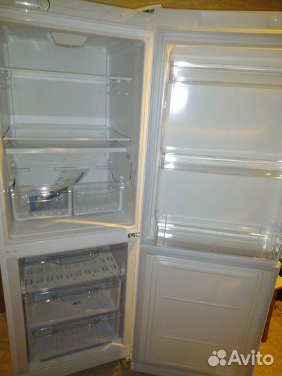 Холодильник новый