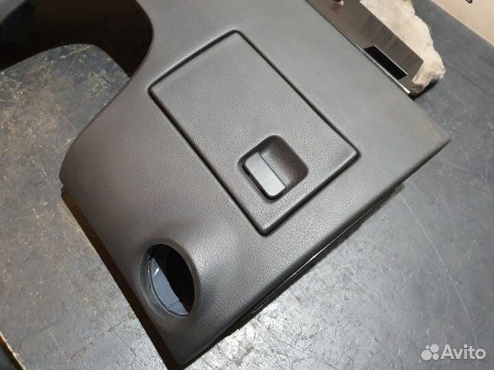 Подрулевой пластик Audi S8 D3 BSM 2006