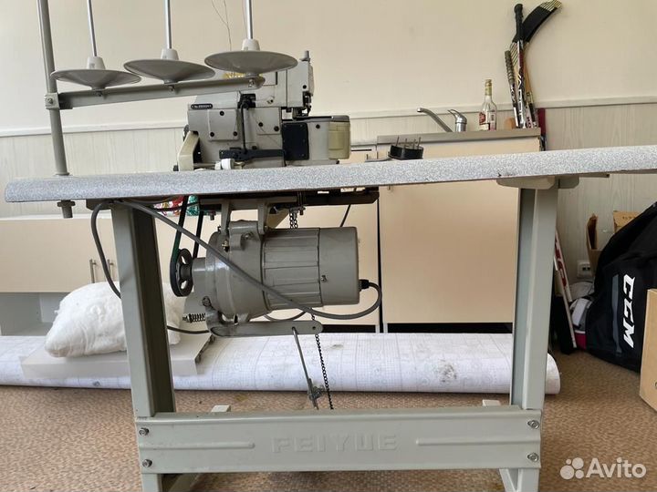 Стачивающе-обметочная швейная машина Yamata FY 737