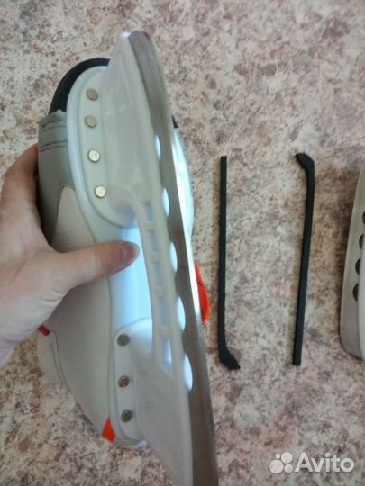 Коньки хоккейные