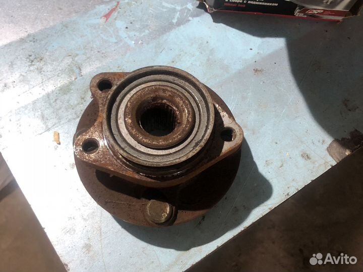 Ступица в сборе с подшипником Tiida