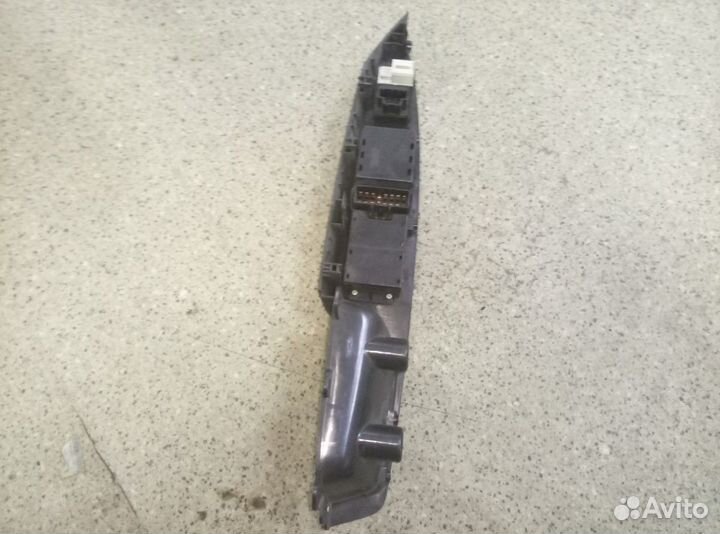 Блок управления стеклоподъемниками Opel Antara 200