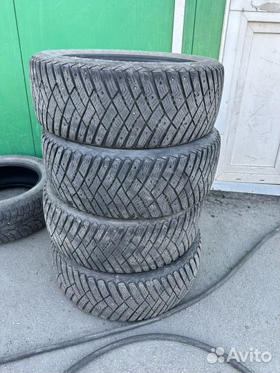Goodyear Ultragrip Ice Arctic 215/55 R17