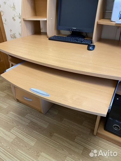 Стол компьютерный