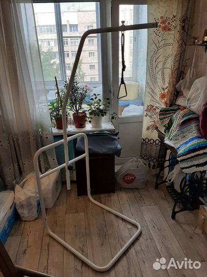 Стойка-опора для самоподнимания в кровати