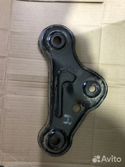 Кронштейн подрамника правый левый киа серато 3