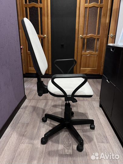 Компьютерное кресло
