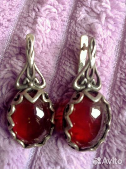 Роковая красота граната