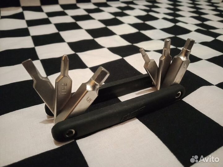 Ротор грипсы катафоты мультитул покрышки Kenda