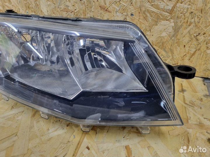 Фара передняя правая Skoda Octavia A7 С 2013