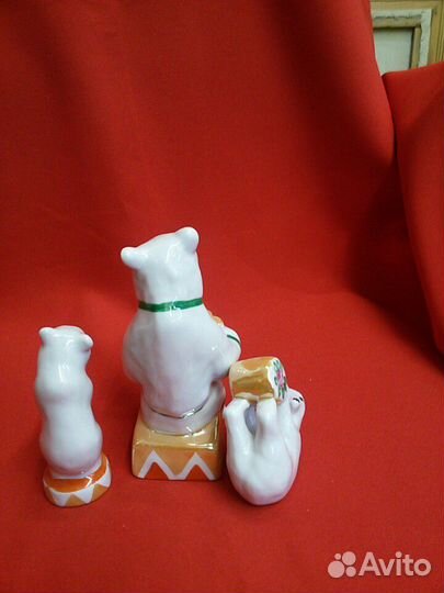 Статуэтки «Цирковые медведи с тумбой, с гармошкой