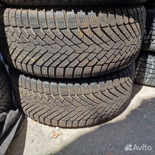 Pirelli Cinturato Winter 2 225/40 R18