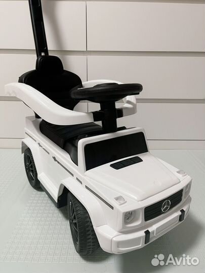 Машинка каталка с ручкой mercedes