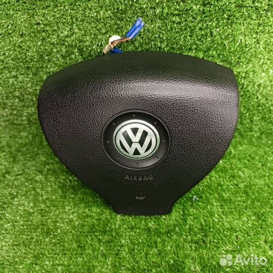 Подушка безопасности водителя Volkswagen Golf 5