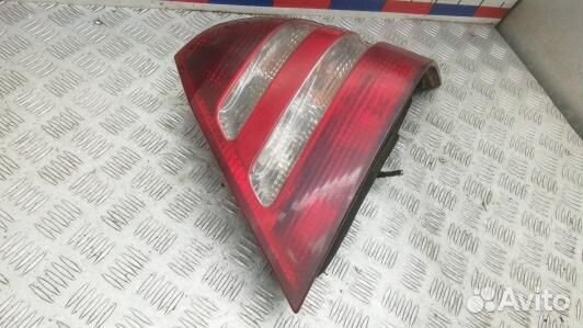 Фонарь задний правый mercedes benz C-class W203 (Y
