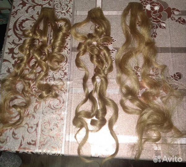 Волосы на заколках