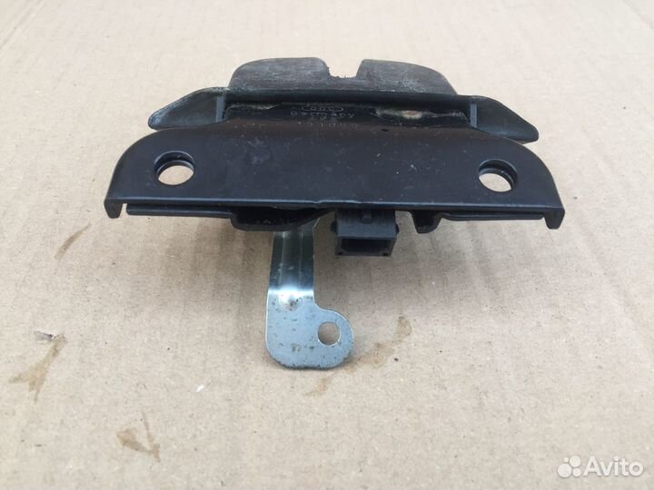 Замок багажника Audi A4 B5 Avant 1,9 Diesel