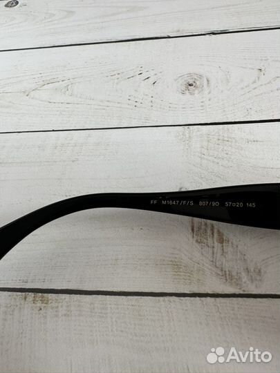 Солнцезащитные очки Fendi