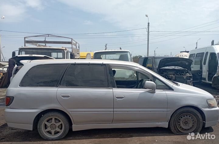 Запчасти на Nissan Bassara 1999г